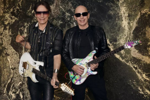 Joe Satriani a Steve Vai vydávají po 53 letech společné album!