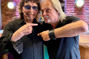 Tony Iommi změnil všechny plány, když slyšel zpívat Jørna Landeho