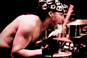 Zemřel bubeník TAROT Pecu Cinnari