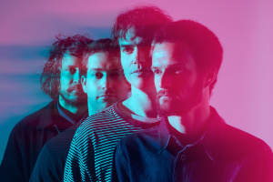 Srpnový Spark uvádí ALL THEM WITCHES: „Svět se nepochybně zbláznil.“
