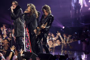  Steven Tyler a Yungblud vzdali hold Ozzymu na letošních MTV Video Music Awards