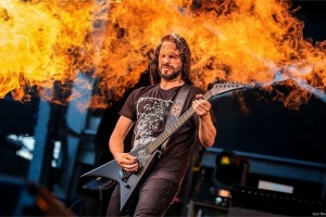 Kytarista GOJIRA stanul na pódiu v plamenech