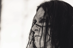 Indiánští válečníci BLACKBRAID pochodují vstříc smrti