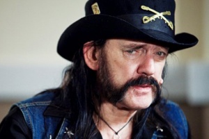 Takhle probíhal Lemmyho pohřeb. Phil Campbell a Eddie Clarke na něm chyběli.