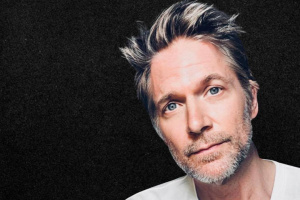 Stýská se vám po SIXX: A.M.? Zpěvák James Michael se prezentuje sólově