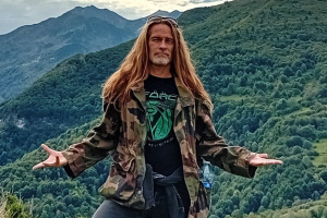 Eric Forrest bojuje s rakovinou, navzdory diagnóze se s E-FORCE vrací k éře VOIVOD