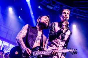 Drama v JANE'S ADDICTION se stupňuje: členové se navzájem žalují